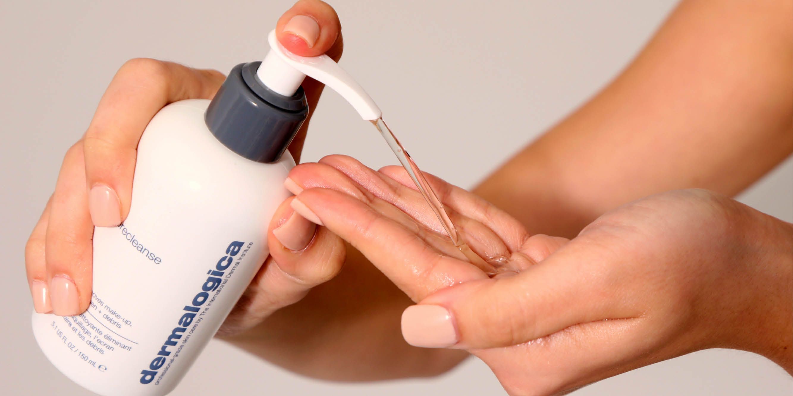 This Gentle Cleanser Removed All My Makeup And Sunscreen—And Left Me Glowing (1) This Gentle Cleanser Removed All My Makeup And Sunscreen—And Left Me Glowing (1)