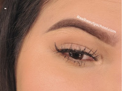 How To Apply False Lashes For Beginners: THIS trick made my life easier! (6) How To Apply False Lashes For Beginners: THIS trick made my life easier! (6)