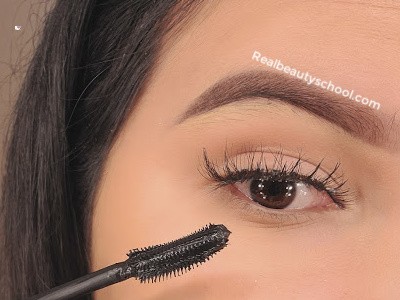 How To Apply False Lashes For Beginners: THIS trick made my life easier! (5) How To Apply False Lashes For Beginners: THIS trick made my life easier! (5)